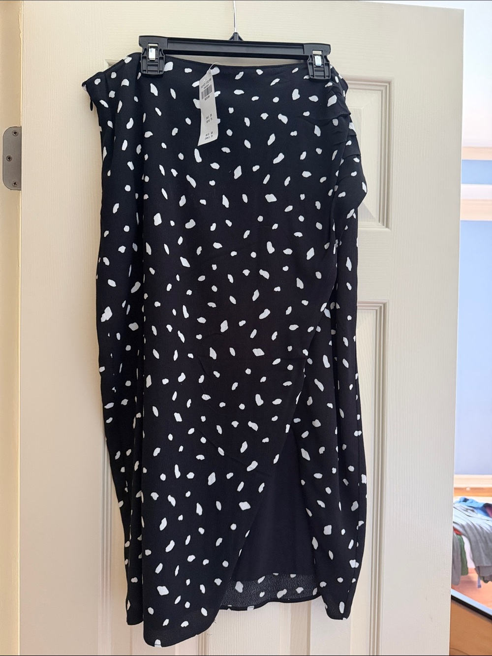 Abercrombie & Fitch Black Midi Skirt with White Spot Print
